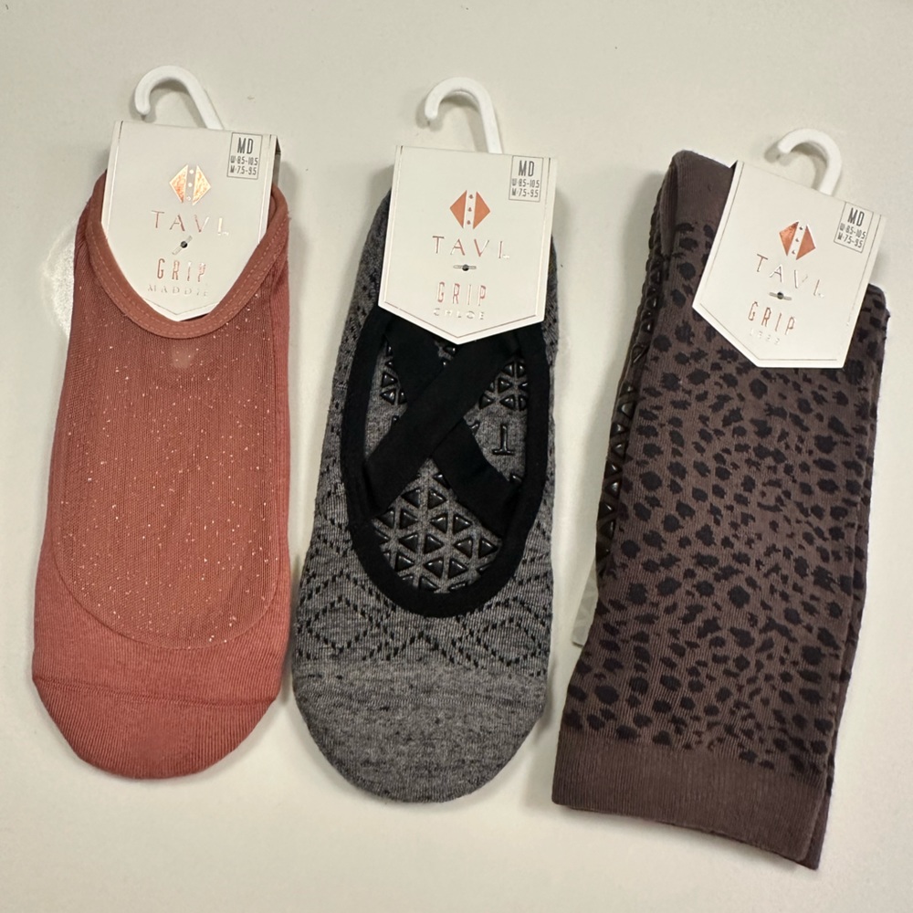 NWT - Tavi Grip socks